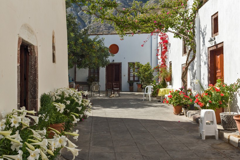 kostele Panagia Episkopi v Santorini